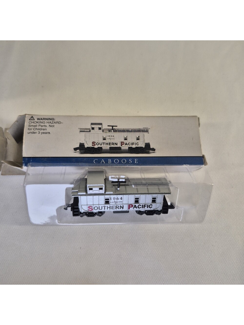 Readers Digest N Scale High Speed Southern Pacific Caboose